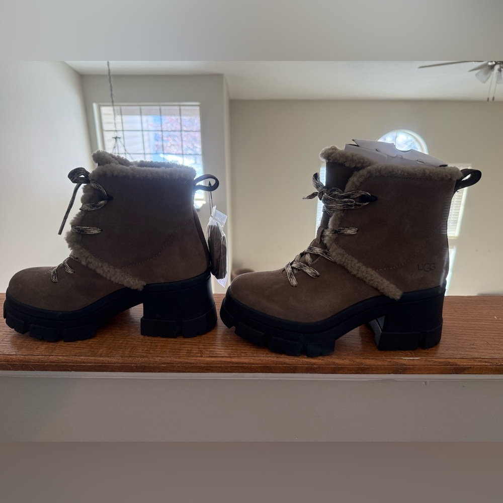 UGG Women's Brooklyn Hiker- NWOT Sz 10